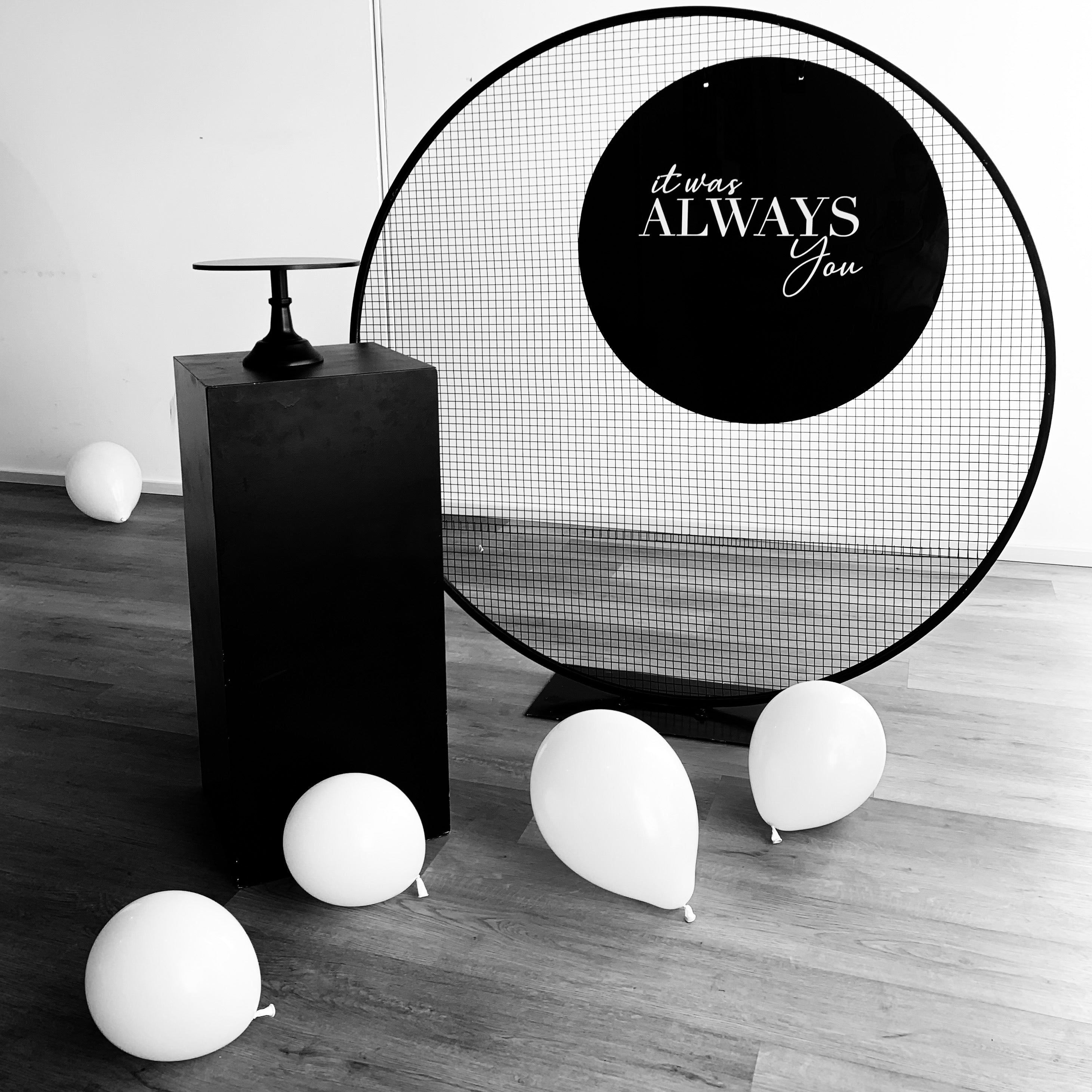 Black or White Halo Mesh Hire Package-Including Balloon Garland