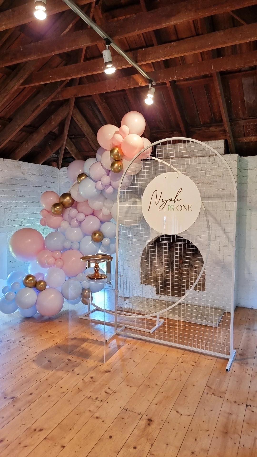 Arch Hire Package- Including Balloon Garland